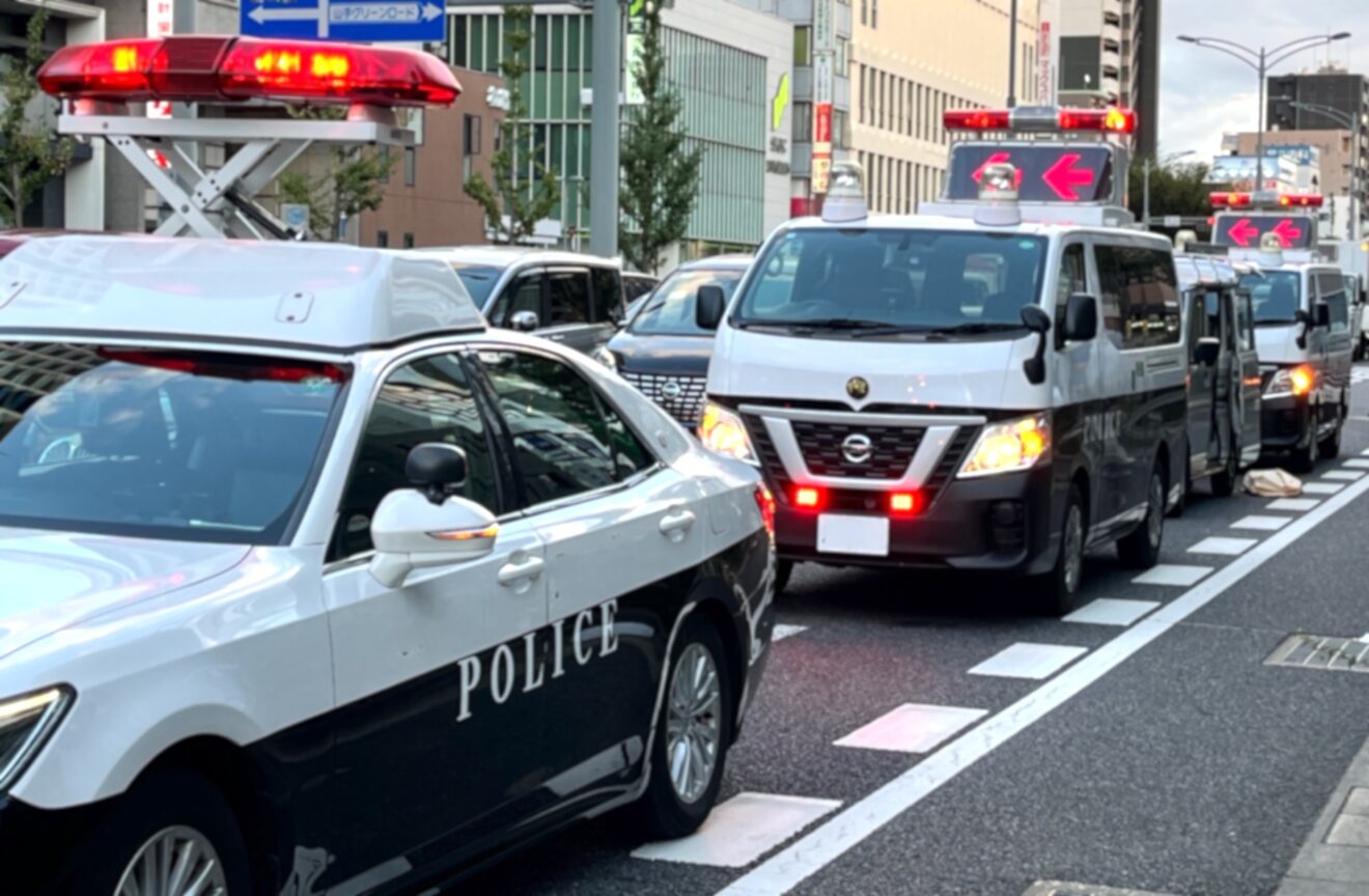 2024-Nov-11 Level 4 なんか警察いますね。